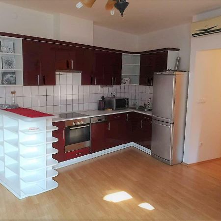 Centrum - A. Apartman Печ Екстериор снимка