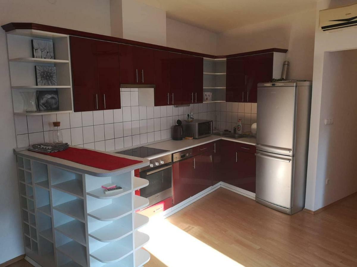 Centrum - A. Apartman Печ Екстериор снимка