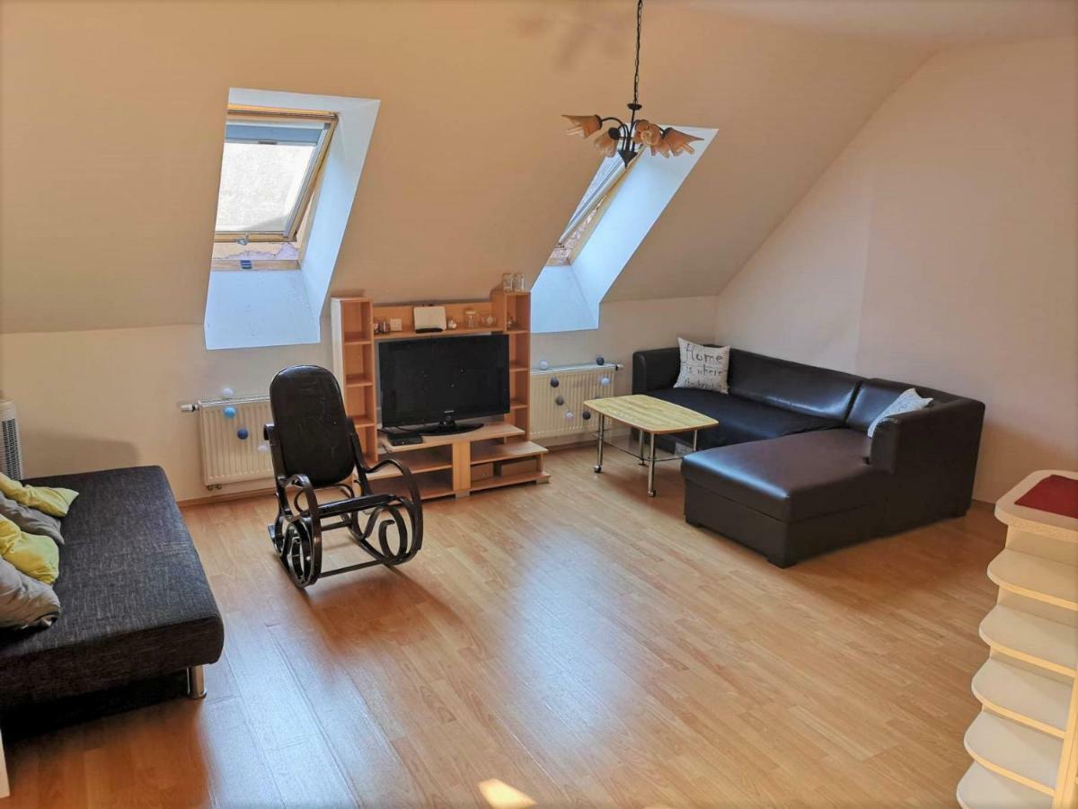 Centrum - A. Apartman Печ Екстериор снимка